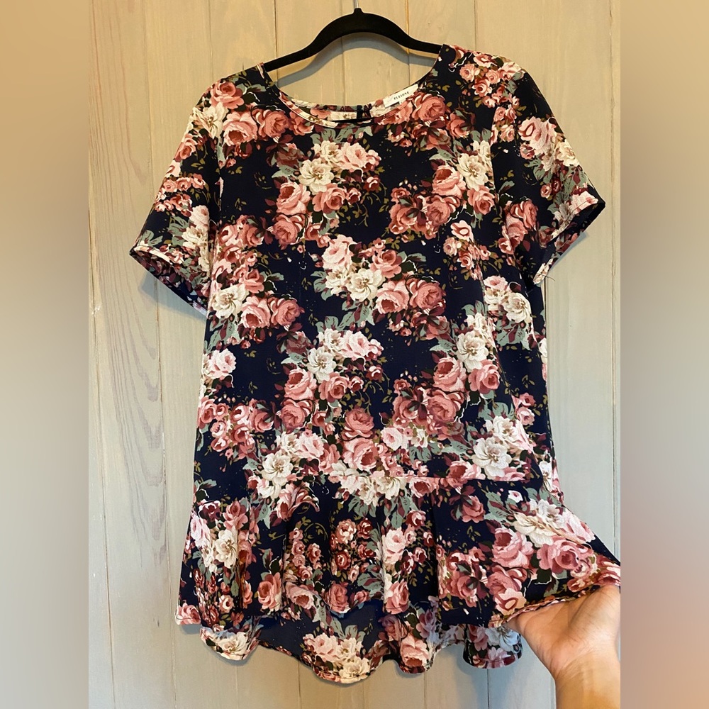 Pleione floral blouse, high low ruffle, L